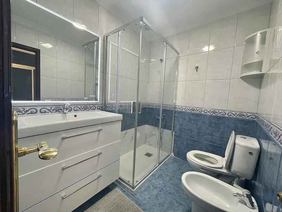 Affordable Holiday Accommodation For Large Families And Groups At Las Canteras Beach With 3 Bedrooms And Free Parking Las Palmas de Gran Canárias Exterior foto
