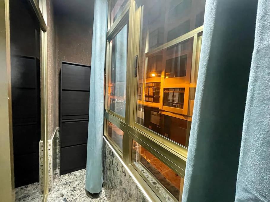 Affordable Holiday Accommodation For Large Families And Groups At Las Canteras Beach With 3 Bedrooms And Free Parking Las Palmas de Gran Canárias Exterior foto