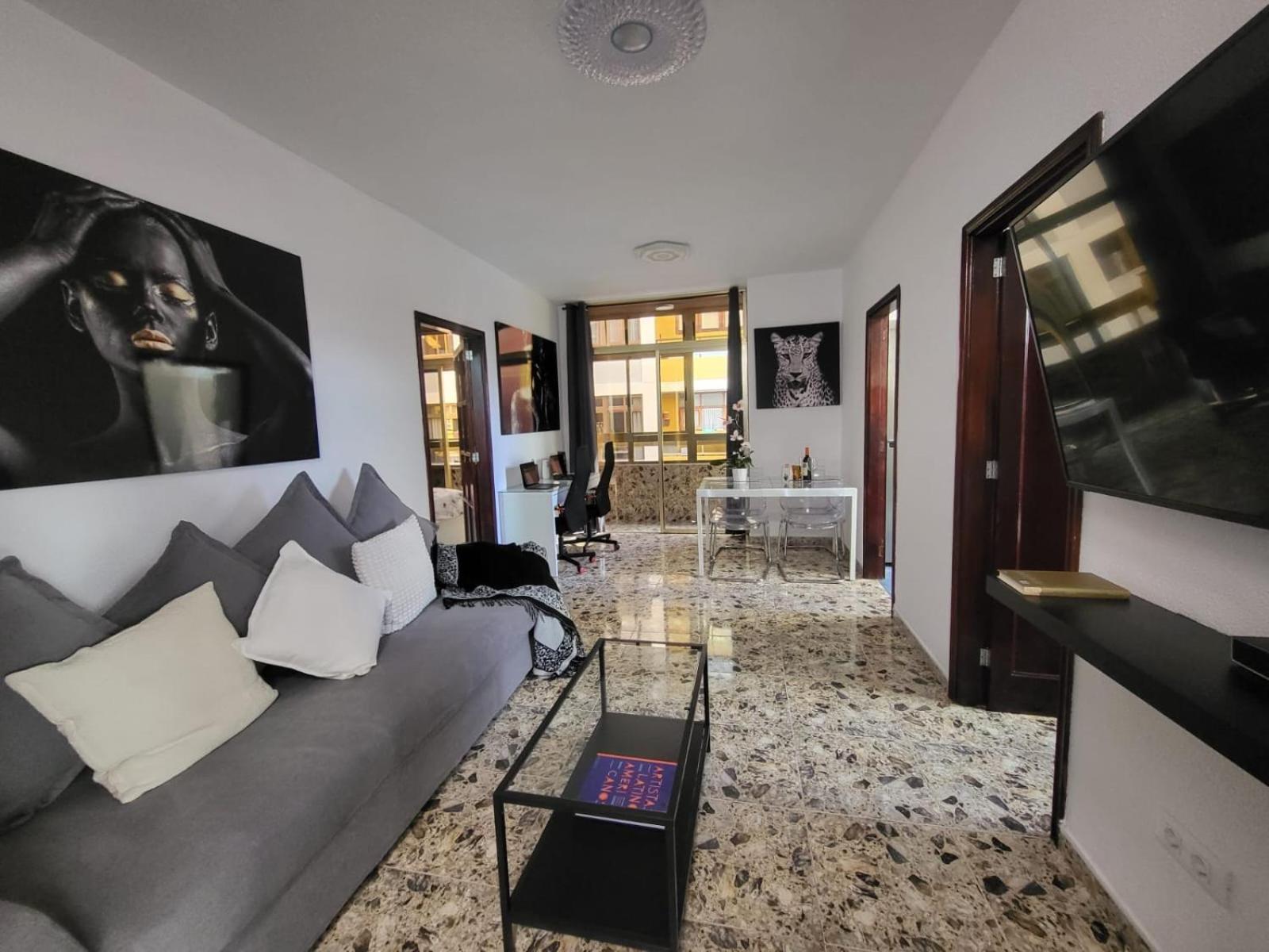 Affordable Holiday Accommodation For Large Families And Groups At Las Canteras Beach With 3 Bedrooms And Free Parking Las Palmas de Gran Canárias Exterior foto