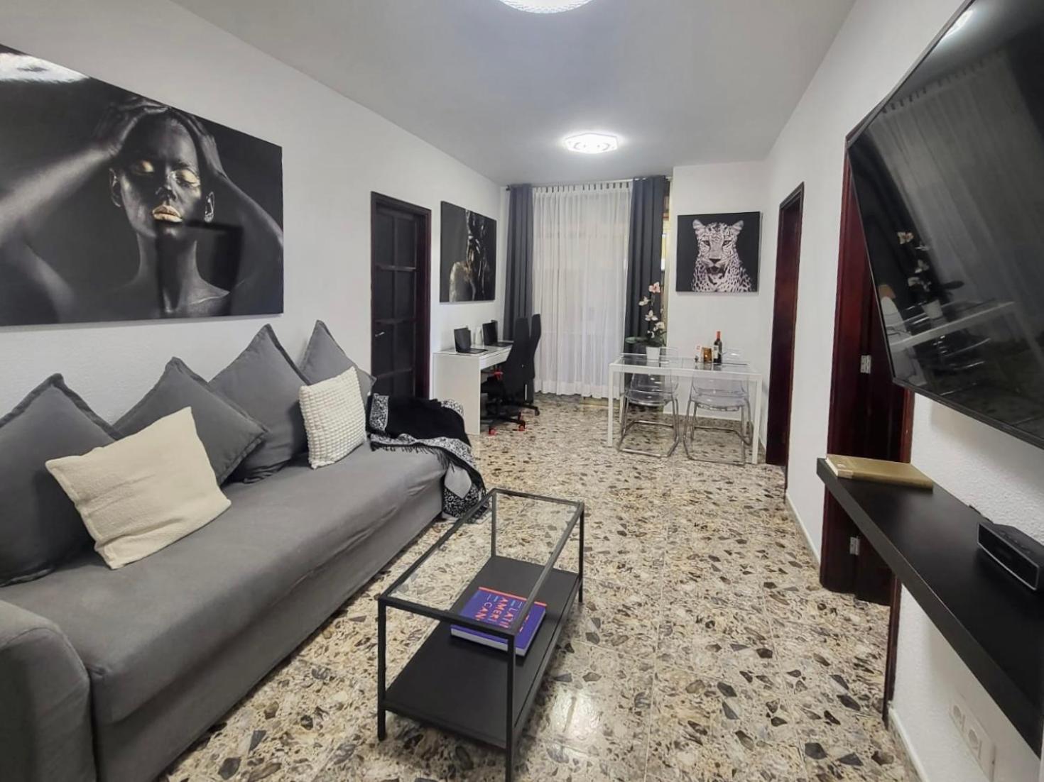 Affordable Holiday Accommodation For Large Families And Groups At Las Canteras Beach With 3 Bedrooms And Free Parking Las Palmas de Gran Canárias Exterior foto