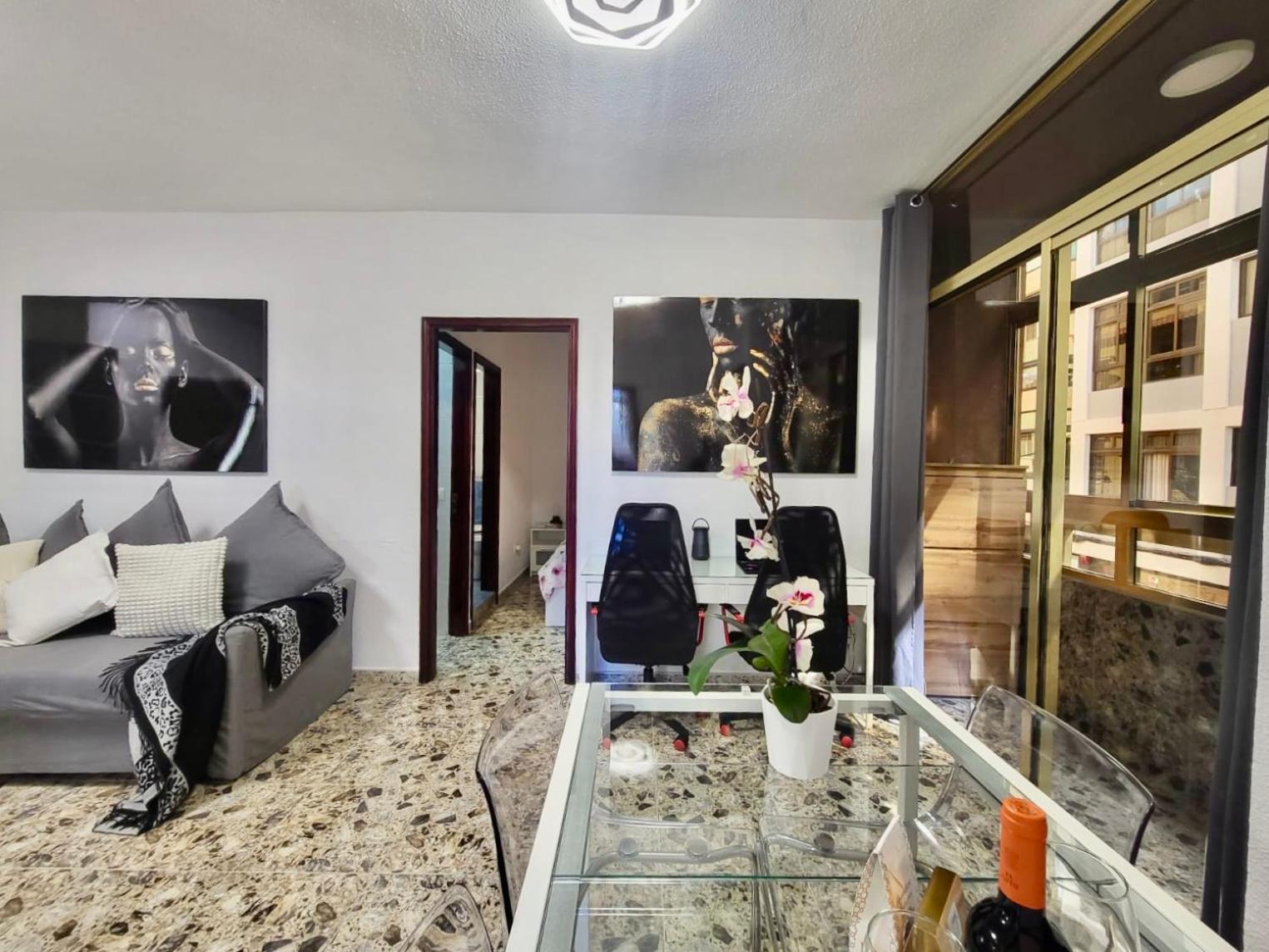 Affordable Holiday Accommodation For Large Families And Groups At Las Canteras Beach With 3 Bedrooms And Free Parking Las Palmas de Gran Canárias Exterior foto