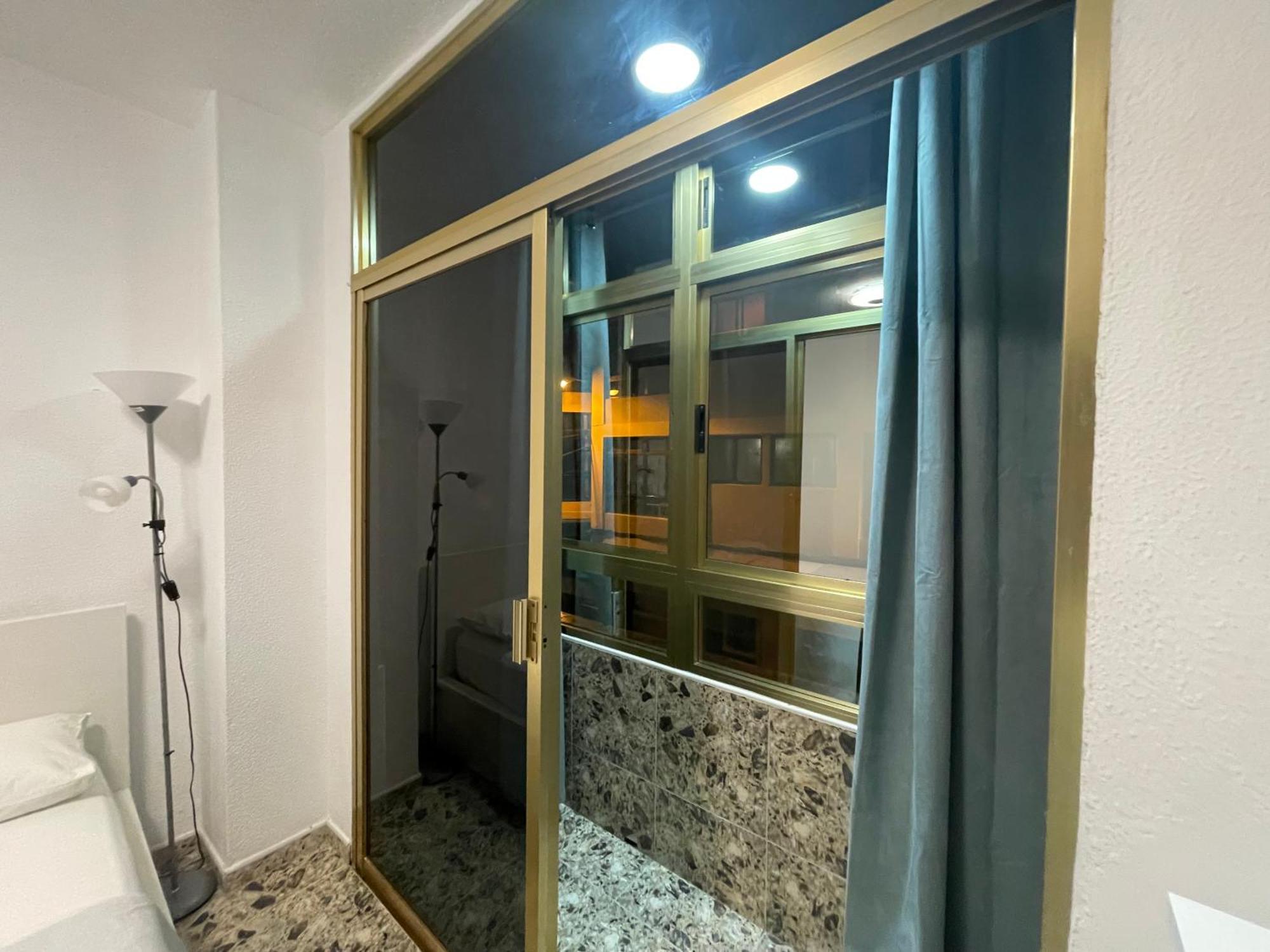Affordable Holiday Accommodation For Large Families And Groups At Las Canteras Beach With 3 Bedrooms And Free Parking Las Palmas de Gran Canárias Exterior foto
