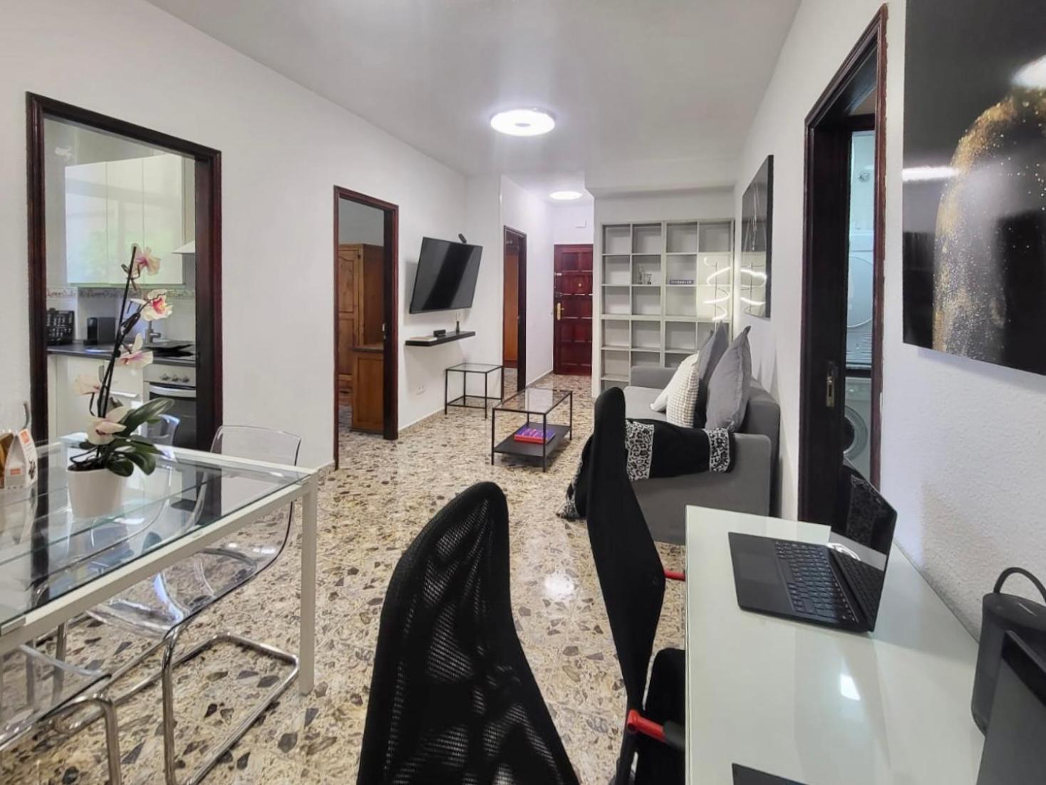 Affordable Holiday Accommodation For Large Families And Groups At Las Canteras Beach With 3 Bedrooms And Free Parking Las Palmas de Gran Canárias Exterior foto