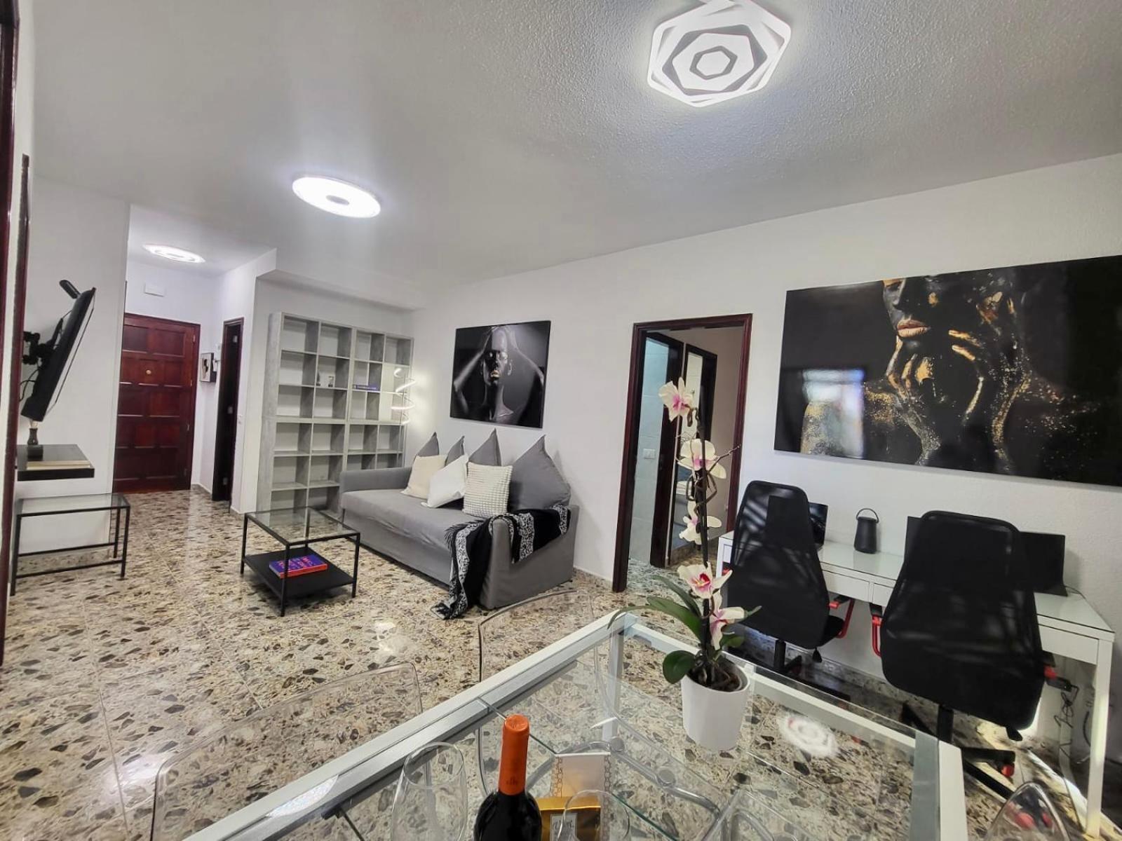Affordable Holiday Accommodation For Large Families And Groups At Las Canteras Beach With 3 Bedrooms And Free Parking Las Palmas de Gran Canárias Exterior foto