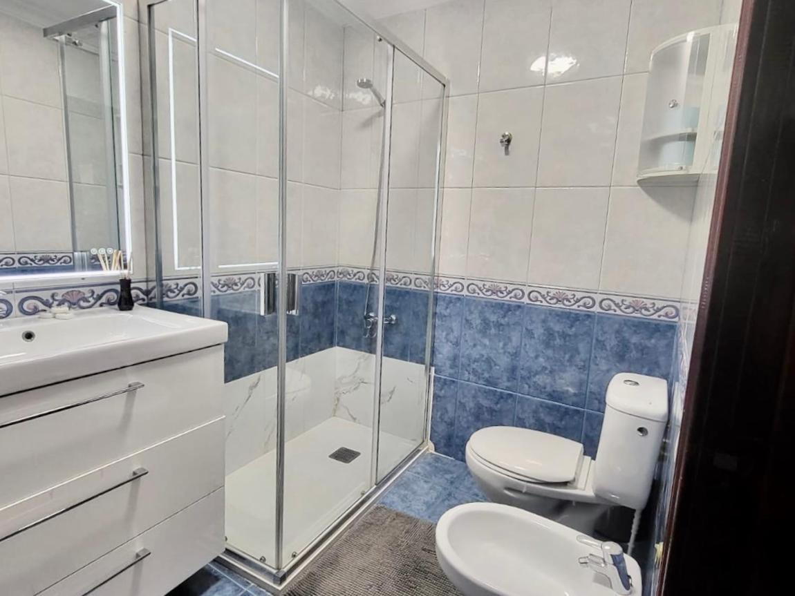 Affordable Holiday Accommodation For Large Families And Groups At Las Canteras Beach With 3 Bedrooms And Free Parking Las Palmas de Gran Canárias Exterior foto