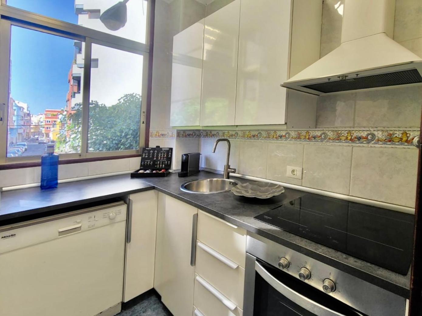 Affordable Holiday Accommodation For Large Families And Groups At Las Canteras Beach With 3 Bedrooms And Free Parking Las Palmas de Gran Canárias Exterior foto